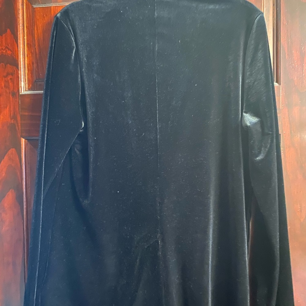 Black velvet blazer. Size L
